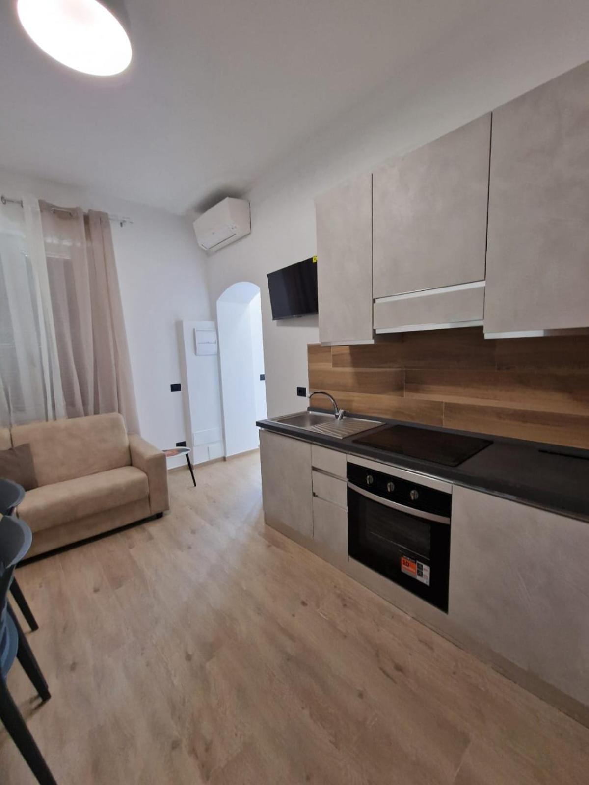 Ari'S Home لا سبيتسْيا المظهر الخارجي الصورة